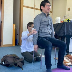 秋田からのお友達に背骨矯正をしました。